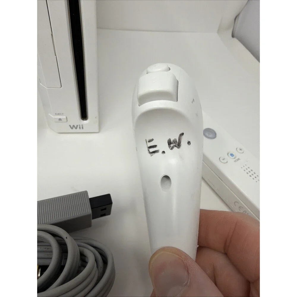 Nintendo Wii RVL-001 White Console Gamecube Compatibility Tested Works bundle